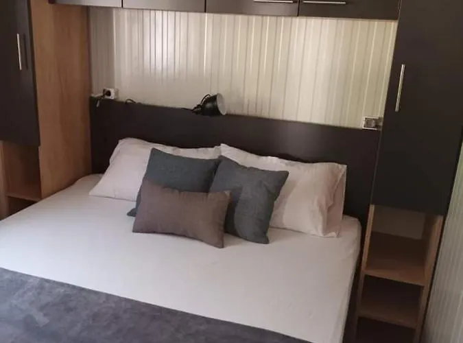 פארק נופש Mobile Homes Camping Biograd ביוגראד נה מורו