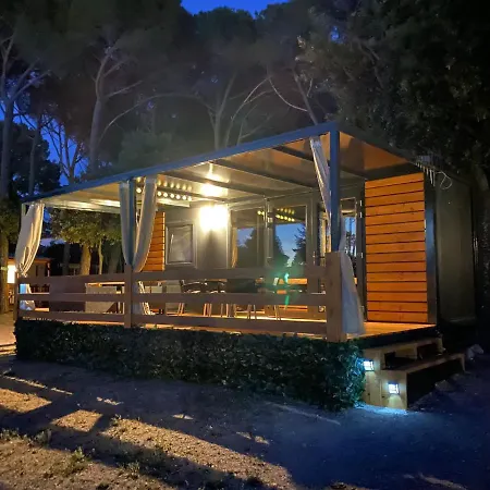 Mobile Homes Camping Biograd منتزه العطل