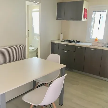 Mobile Homes Camping Biograd بيوغْغاد نا موغو