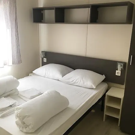 Mobile Homes Camping Biograd بيوغْغاد نا موغو