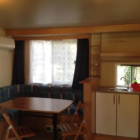 Mobile Homes Camping Biograd 3* بيوغْغاد نا موغو