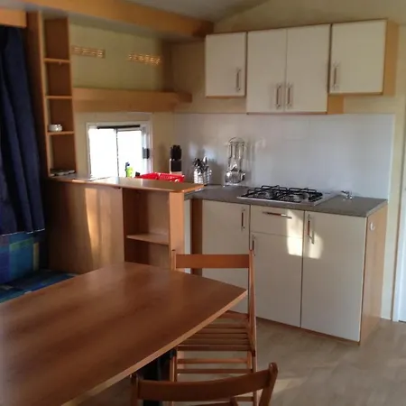 Mobile Homes Biograd بيوغْغاد نا موغو